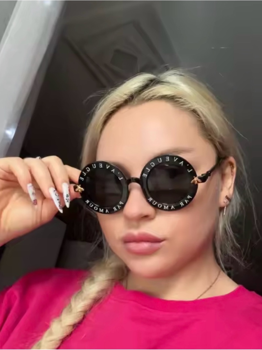 🔥Brand New 🔥Paramour Round Sunglasses with Black Lenses and Gold Frame - Picture 2 of 6